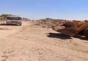 صور.. حملة لرفع مخلفات حملات إزالة التعديات في مدينة نويبع