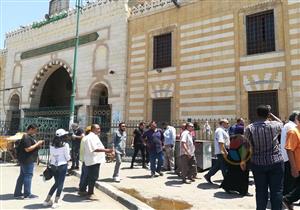 بالصور| مسجد السيدة نفيسة يستقبل جثمان سمير الإسكندراني 