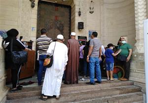 كامل العدد.. 3 مشاهد من أول صلاة جمعة في مسجد أبو العباس بالإسكندرية - صور 