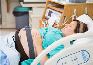 آثارها الجانبية خطيرة.. متى تحتاج الحامل لعملية تحفيز المخاض؟