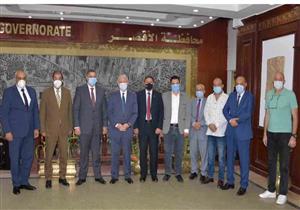 بحث استكمال مشروعات الإسكان بأرمنت في الأقصر