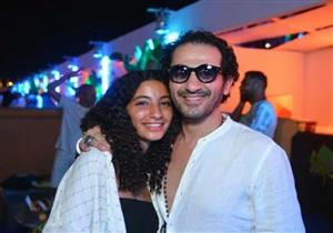 فيديو| ابنة أحمد حلمي ومنى زكي تغني مع كلبها بأحدث ظهور