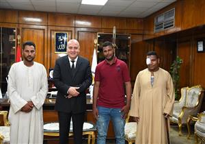 تعيين 4 من مصابي العمليات الحربية وأهالي الشهداء بـ"محلي قنا"