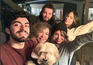 سميرة سعيد تستقبل 2021 مع هؤلاء.. وصفتهم بأحب الناس لقلبها