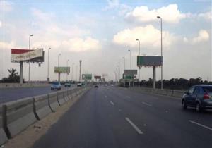 تعطل بسبب شجرة.. فتح الطريق الصحراوي في الإسكندرية بعد توقفه لساعات