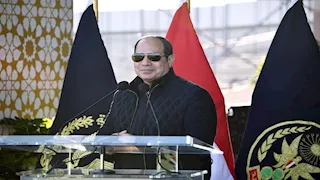 السيسي: نستهدف مضاعفة أعدد السائحين