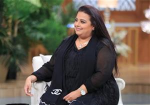 صورة نادرة تجمع الراحلة رجاء الجداوي مع ابنتها بمنزل الدقي 