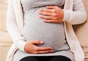 ما العلاقة بين وزن الأم قبل الحمل وخصوبة أبنائها مستقبلًا؟