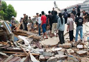 حدثا في نفس اليوم.. هل ترتبط الهزة الأرضية اليوم بزلزال 1992؟ الفلك يجيب