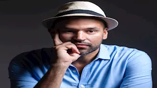 أبو يطرح أولى أغنيات ألبومه "توبة" بعنوان "أحلى حاجة".. (فيديو)