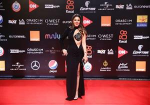 فستان نجلاء بدر المثير للجدل ارتدته هذه الفنانة من قبل