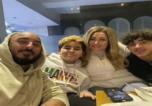 حسام الحسيني لوالدته نهال عنبر في ميلادها:"ربنا يزيدك بأعمال الخيراللي بتعمليها"