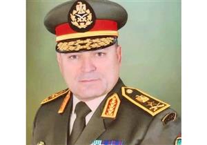 رئيس الأركان يتفقد مشروع استصلاح وزراعة الأراضي الصحراوية بتوشكى