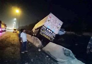 انقلاب مقطورة معلقة بجرار بالحوامدية