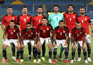  منتخب مصر يرتدي زيه الأساسي أمام الجابون