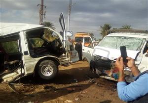 مصرع شخص وإصابة 4 آخرين في تصادم سيارتين بطريق الكريمات