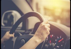 ظهر في فيديو على فيسبوك.. ضبط طفل يقود سيارة أجرة بشوارع سوهاج