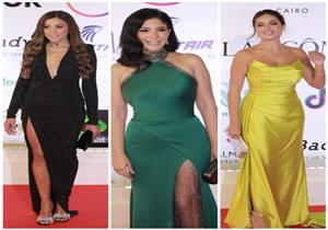 بفتحة ساق جريئة.. نجمات تألقن على السجادة الحمراء في "القاهرة السينمائي"