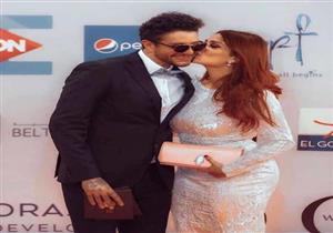 حصاد 2021| أبرزهم الفيشاوي.. قبلات الفنانين على السجادة الحمراء 