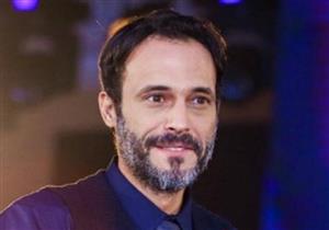 بعد اقتباس اسمه ضمن الأحداث.. تعرف على رأي يوسف الشريف في مسلسل "في بيتنا روبوت" 