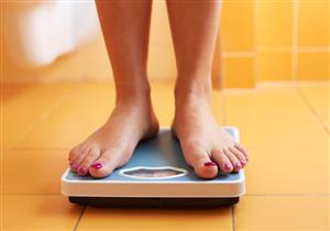 يزداد وزنك رغم قلة الطعام؟.. 4 فيتامينات نقصها يسبب السمنة (صور)