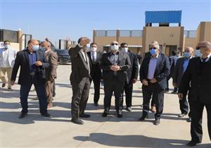 محافظ بني سويف يتفقد مشروعات منظومة المخلفات الصلبة الجديدة بسنور