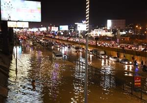 شلل مروري بمحور 26 يوليو بسبب كسر ماسورة مياه