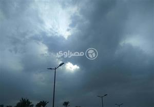 الآن.. أمطار على القاهرة وسحب رعدية كثيفة في السماء