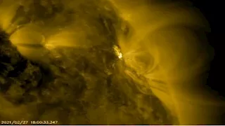 ما هي البقعة الشمسية AR4299 التي قد تواجه الأرض وما تأثيرها؟