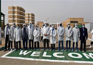 الوحيد فى الشرق الأوسط.. وزير الزراعة يتفقد "مشروع البيض المطور" بالفيوم