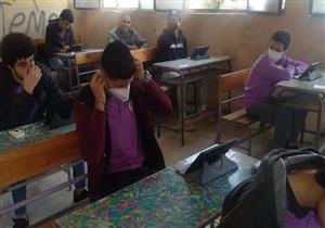  3019 طالبًا بالصف الثاني الثانوي يؤدون امتحاني الأحياء والفلسفة بشمال سيناء