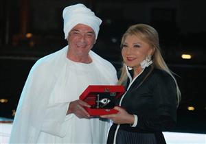 كيف علقت نادية الجندي على مشاركتها في تكريم محمود حميدة؟