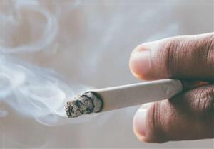 دراسة تحذر: التدخين يزيد من خطر الإصابة بالخرف والجلطات الدماغية