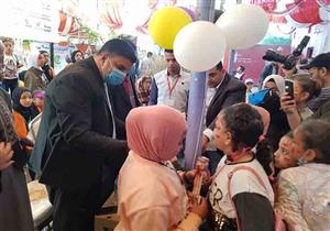 كرتونة ومظروف ومتابعة صحية.. "شباب بيحب الخير" يكرم الأيتام بسوهاج - صور  