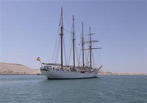 احتفالًا بأول رحلة إسبانية حول العالم.. عبور السفينة DE ELCANO قناة السويس