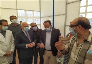 بالصور.. محافظ بورسعيد يتفقد مراكز التطعيم بلقاح "كورونا"