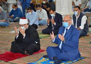 وزير الأوقاف في خطبة الجمعة: إخراج زكاة الفطر نقدا جائز شرعا