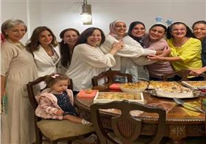 سوسن بدر تهنئ وفاء صادق بعيد ميلادها