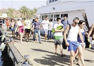 ​"لا حجوزات حتى الآن".. السياحة ترد على أنباء عودة الروس لشرم والغردقة خلال أيام