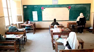 أولياء أمور يشكون صعوبة امتحان الكيمياء "إنجليزي" ثانية ثانوي