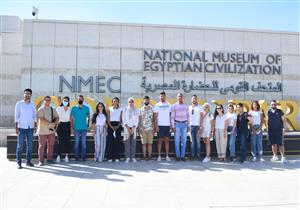 "إحياء الجذور".. جولة بالأهرامات لوفد من الشباب المصري في اليونان وقبرص
