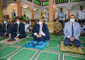 محافظ سوهاج يؤدي صلاة عيد الأضحى بمسجد الشرطة-(صور)