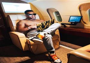 داخل طائرة.. أحدث ظهور لمحمد رمضان