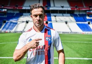 رسميا.. لاعب ليفربول إلى ليون حتى 2024	