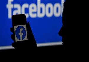 خبير: عطل "فيسبوك" قد يستمر ساعات.. وسهم الشركة تراجع 6٪