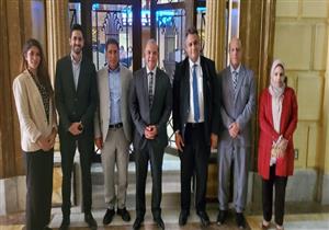 رئيس البورصة يبحث مع عدد من الشركات الناشئة فرص النمو عبر سوق المال