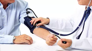 5 مشروبات تسبب انخفاض ضغط الدم.. احذر تناولها