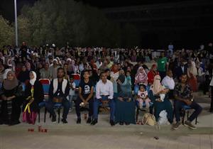 صور.. فعاليات ملتقى التوظيف الأول لخريجي كلية العلوم بجامعة جنوب الوادي