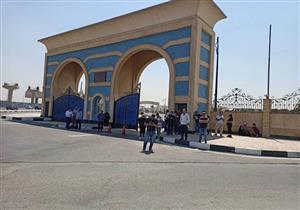  بالفيديو| انتهاء صلاة الجنازة على الفنانة دلال عبدالعزيز.. في طريقها للمقابر