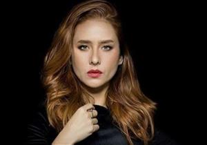 هكذا نعت نيللي كريم الفنانة دلال عبد العزيز